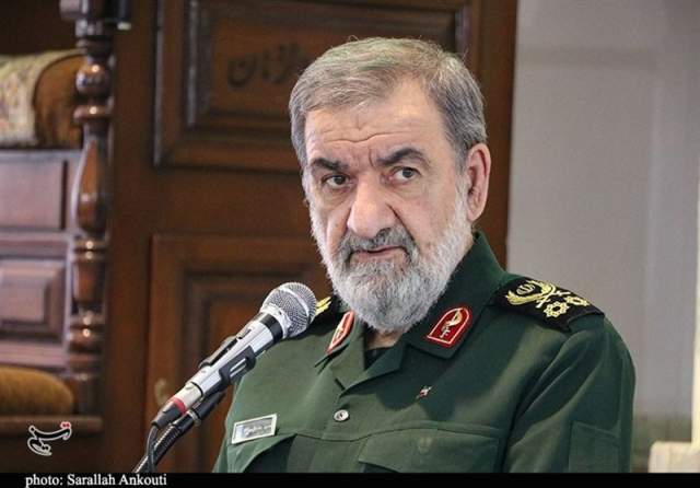 رضایی: تنگه هرمز را به هیچ وجه رها نمی‌کنیم